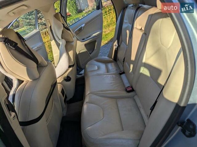 Серый Вольво ХС60, объемом двигателя 2 л и пробегом 300 тыс. км за 11500 $, фото 12 на Automoto.ua