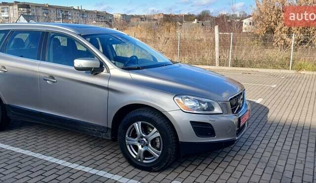 Серый Вольво ХС60, объемом двигателя 2.4 л и пробегом 285 тыс. км за 14950 $, фото 7 на Automoto.ua