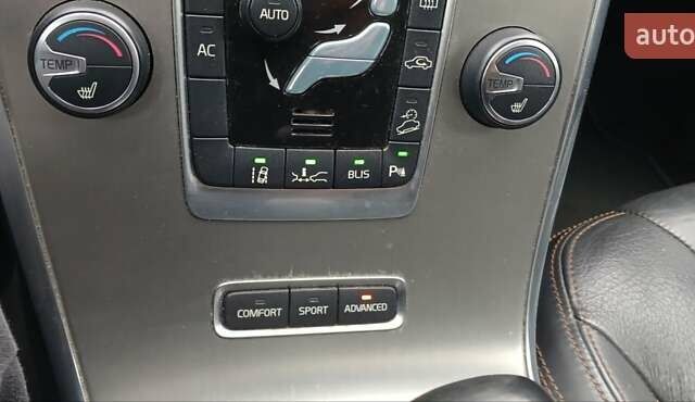 Серый Вольво ХС60, объемом двигателя 2.4 л и пробегом 285 тыс. км за 15300 $, фото 16 на Automoto.ua