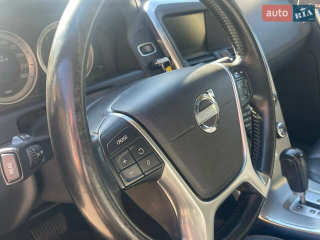 Серый Вольво ХС60, объемом двигателя 2.4 л и пробегом 310 тыс. км за 13500 $, фото 18 на Automoto.ua