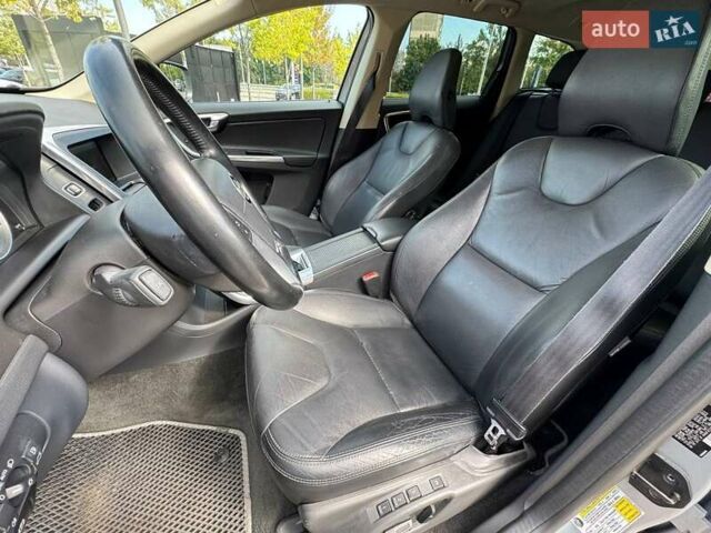 Сірий Вольво ХС60, об'ємом двигуна 2.95 л та пробігом 157 тис. км за 14990 $, фото 7 на Automoto.ua