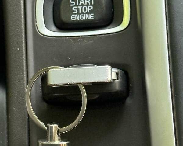 Серый Вольво ХС60, объемом двигателя 1.98 л и пробегом 174 тыс. км за 14500 $, фото 36 на Automoto.ua
