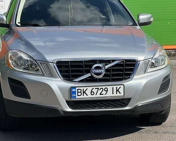 Серый Вольво ХС60, объемом двигателя 2.4 л и пробегом 336 тыс. км за 14500 $, фото 1 на Automoto.ua