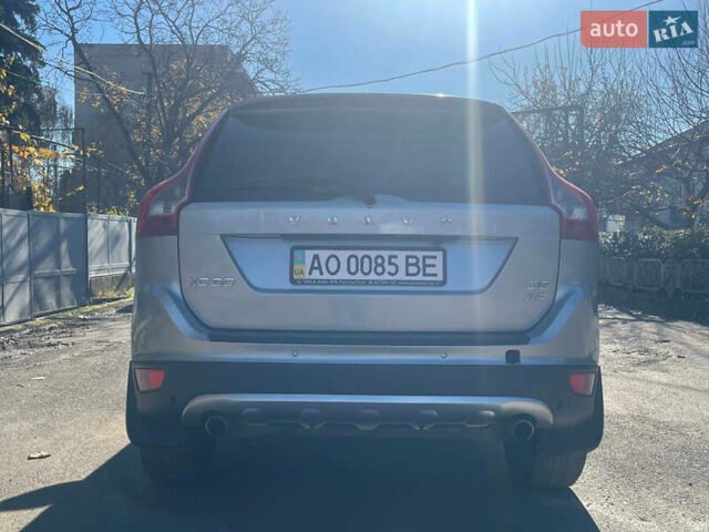 Серый Вольво ХС60, объемом двигателя 2.4 л и пробегом 310 тыс. км за 13500 $, фото 7 на Automoto.ua