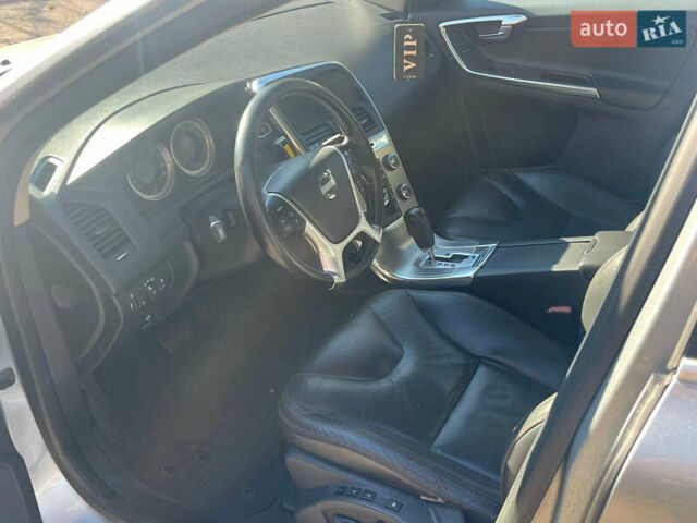 Серый Вольво ХС60, объемом двигателя 2.4 л и пробегом 310 тыс. км за 13500 $, фото 10 на Automoto.ua