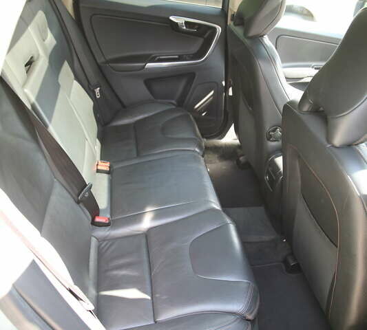 Серый Вольво ХС60, объемом двигателя 2.95 л и пробегом 203 тыс. км за 12300 $, фото 23 на Automoto.ua