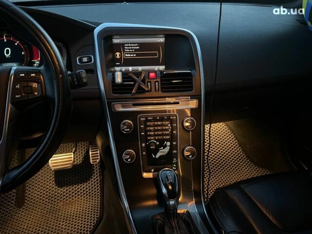 Серый Вольво ХС60, объемом двигателя 2.4 л и пробегом 264 тыс. км за 22290 $, фото 24 на Automoto.ua