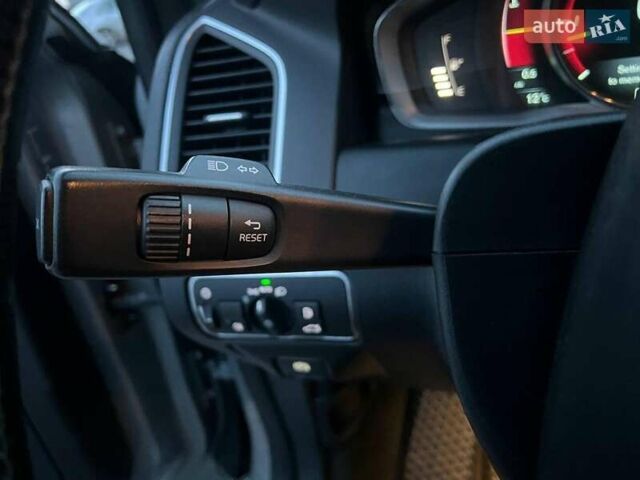 Серый Вольво ХС60, объемом двигателя 2.4 л и пробегом 264 тыс. км за 22290 $, фото 23 на Automoto.ua