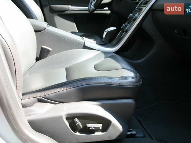 Серый Вольво ХС60, объемом двигателя 2.95 л и пробегом 203 тыс. км за 12300 $, фото 18 на Automoto.ua