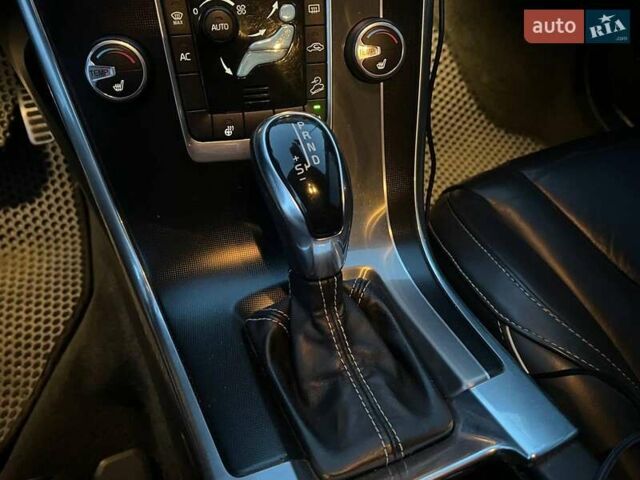 Серый Вольво ХС60, объемом двигателя 2.4 л и пробегом 264 тыс. км за 22290 $, фото 29 на Automoto.ua