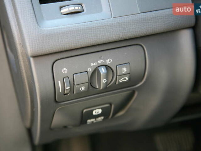 Серый Вольво ХС60, объемом двигателя 2.95 л и пробегом 203 тыс. км за 12300 $, фото 13 на Automoto.ua