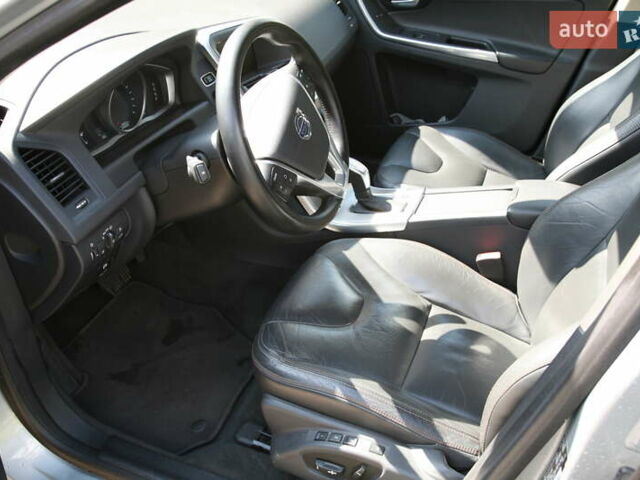 Серый Вольво ХС60, объемом двигателя 2.95 л и пробегом 203 тыс. км за 12300 $, фото 16 на Automoto.ua