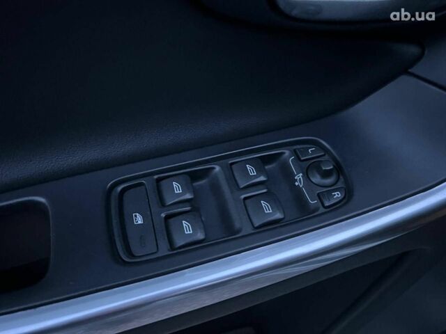 Серый Вольво ХС60, объемом двигателя 2.4 л и пробегом 264 тыс. км за 22290 $, фото 14 на Automoto.ua