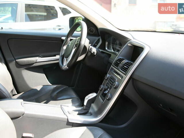 Серый Вольво ХС60, объемом двигателя 2.95 л и пробегом 203 тыс. км за 12300 $, фото 19 на Automoto.ua