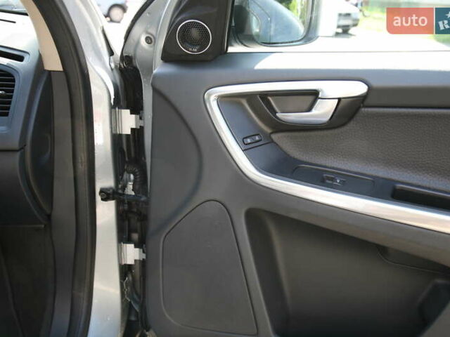 Серый Вольво ХС60, объемом двигателя 2.95 л и пробегом 203 тыс. км за 12300 $, фото 17 на Automoto.ua