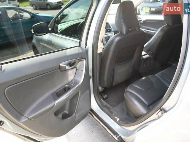 Серый Вольво ХС60, объемом двигателя 2.95 л и пробегом 203 тыс. км за 12300 $, фото 27 на Automoto.ua