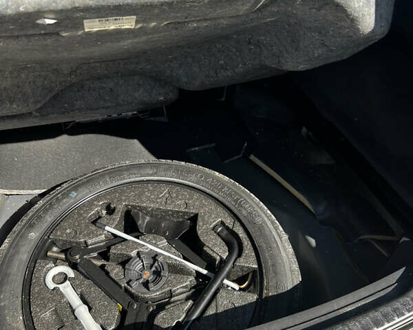 Сірий Вольво ХС60, об'ємом двигуна 1.97 л та пробігом 185 тис. км за 15600 $, фото 26 на Automoto.ua