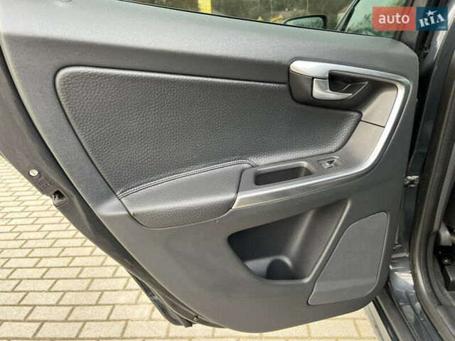 Серый Вольво ХС60, объемом двигателя 2.4 л и пробегом 215 тыс. км за 19900 $, фото 41 на Automoto.ua