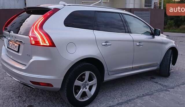 Сірий Вольво ХС60, об'ємом двигуна 2 л та пробігом 244 тис. км за 14200 $, фото 4 на Automoto.ua