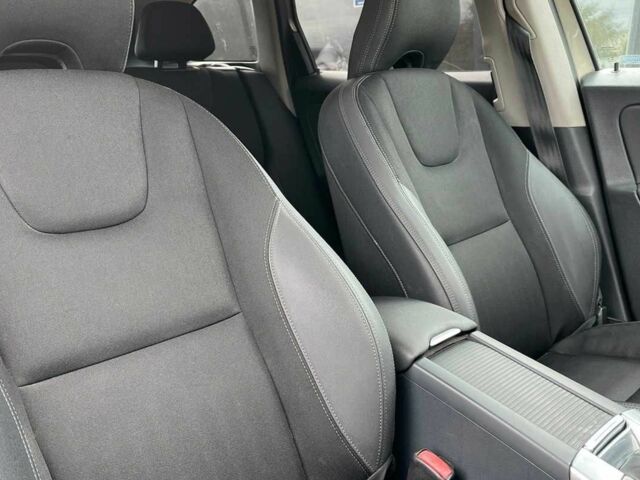 Серый Вольво ХС60, объемом двигателя 2.5 л и пробегом 258 тыс. км за 15999 $, фото 22 на Automoto.ua