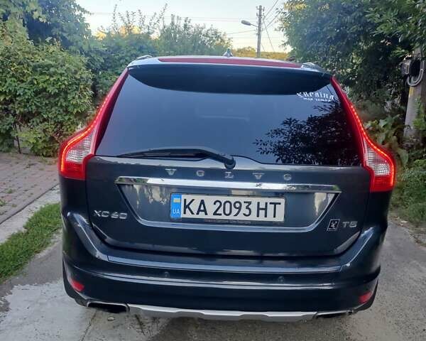 Серый Вольво ХС60, объемом двигателя 2 л и пробегом 190 тыс. км за 15800 $, фото 4 на Automoto.ua