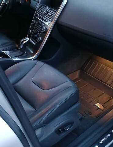 Сірий Вольво ХС60, об'ємом двигуна 2 л та пробігом 244 тис. км за 14200 $, фото 7 на Automoto.ua