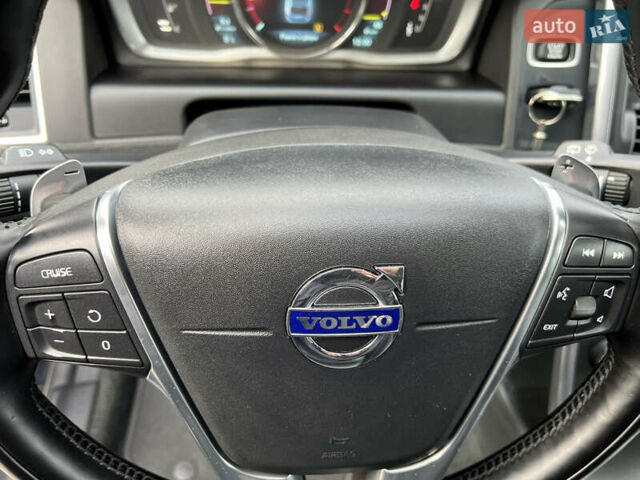 Серый Вольво ХС60, объемом двигателя 2.4 л и пробегом 215 тыс. км за 19900 $, фото 33 на Automoto.ua