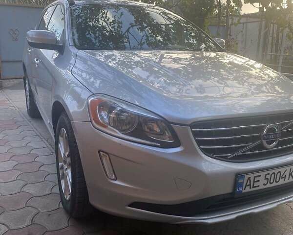 Серый Вольво ХС60, объемом двигателя 2.5 л и пробегом 184 тыс. км за 16500 $, фото 3 на Automoto.ua
