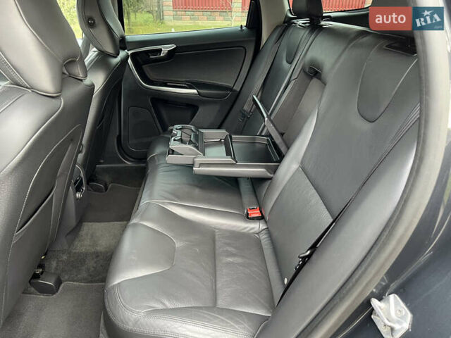 Серый Вольво ХС60, объемом двигателя 2.4 л и пробегом 215 тыс. км за 19900 $, фото 40 на Automoto.ua