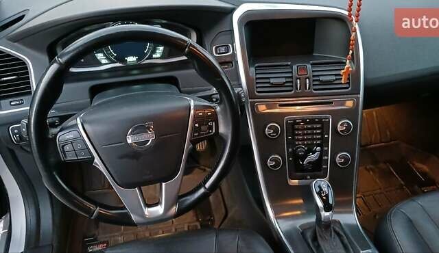 Сірий Вольво ХС60, об'ємом двигуна 2 л та пробігом 244 тис. км за 14200 $, фото 17 на Automoto.ua