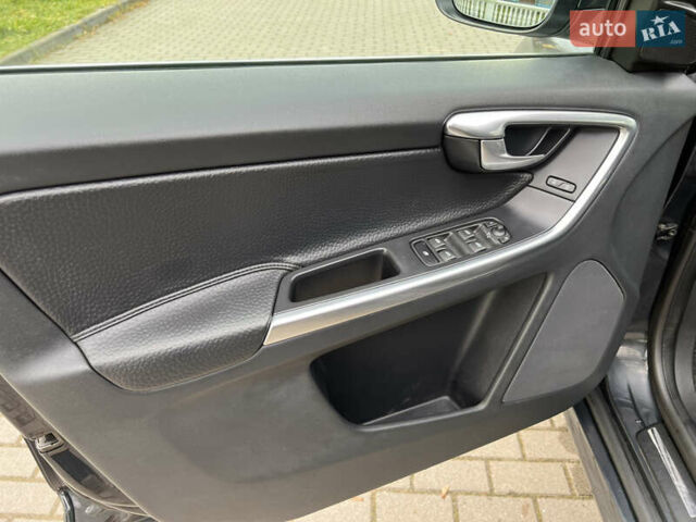 Серый Вольво ХС60, объемом двигателя 2.4 л и пробегом 215 тыс. км за 19900 $, фото 28 на Automoto.ua