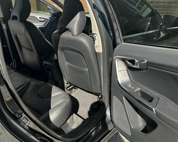 Сірий Вольво ХС60, об'ємом двигуна 1.97 л та пробігом 185 тис. км за 15600 $, фото 16 на Automoto.ua