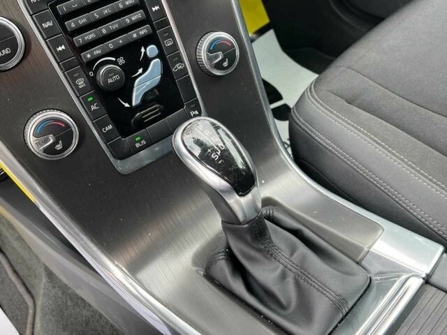 Серый Вольво ХС60, объемом двигателя 2.5 л и пробегом 258 тыс. км за 15999 $, фото 13 на Automoto.ua