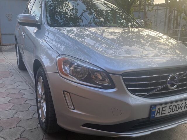 Сірий Вольво ХС60, об'ємом двигуна 2.5 л та пробігом 270 тис. км за 17409 $, фото 1 на Automoto.ua