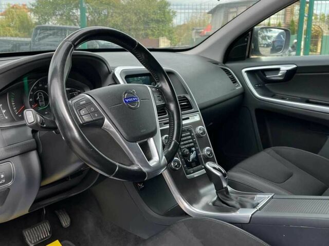 Серый Вольво ХС60, объемом двигателя 2.5 л и пробегом 258 тыс. км за 15999 $, фото 7 на Automoto.ua