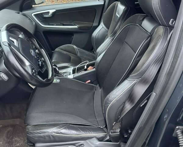 Вольво ХС60 2014 в Полонном на Automoto.ua Серый Вольво ХС60, объемом двигателя 2.4 л и пробегом 319 тыс. км за 16344 $, фото 17 на Automoto.ua