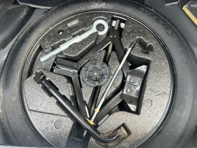 Серый Вольво ХС60, объемом двигателя 2.4 л и пробегом 306 тыс. км за 15300 $, фото 21 на Automoto.ua