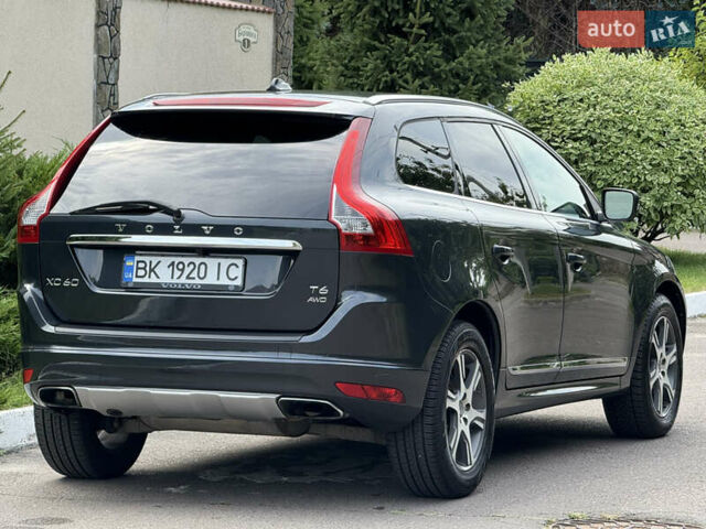 Сірий Вольво ХС60, об'ємом двигуна 3 л та пробігом 180 тис. км за 14950 $, фото 1 на Automoto.ua