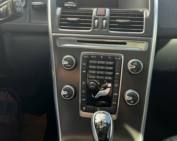 Сірий Вольво ХС60, об'ємом двигуна 1.97 л та пробігом 185 тис. км за 15600 $, фото 32 на Automoto.ua