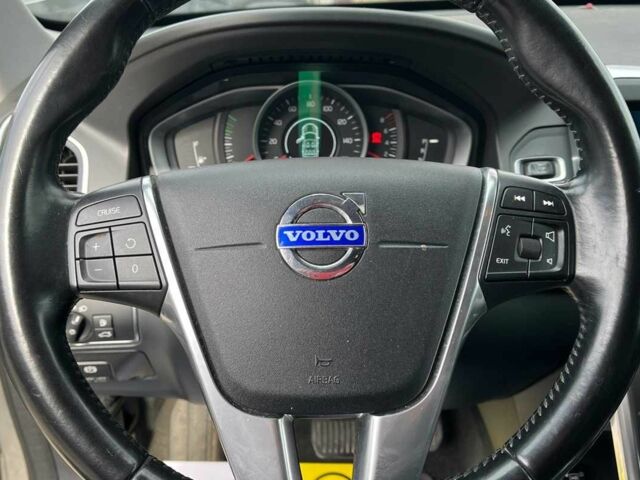 Серый Вольво ХС60, объемом двигателя 2.5 л и пробегом 258 тыс. км за 15999 $, фото 11 на Automoto.ua