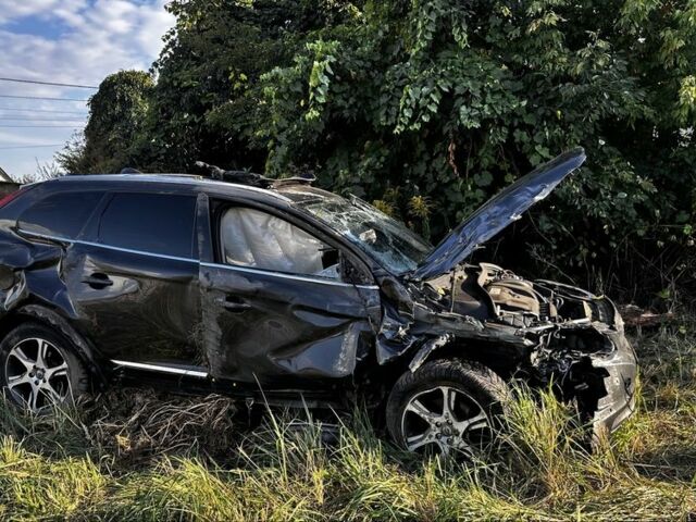 Сірий Вольво ХС60, об'ємом двигуна 0 л та пробігом 200 тис. км за 5200 $, фото 1 на Automoto.ua