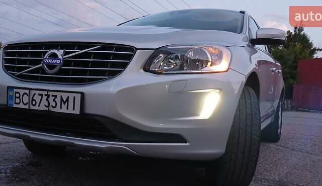 Сірий Вольво ХС60, об'ємом двигуна 2 л та пробігом 244 тис. км за 14200 $, фото 3 на Automoto.ua