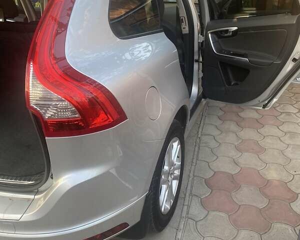 Серый Вольво ХС60, объемом двигателя 2.5 л и пробегом 184 тыс. км за 16500 $, фото 4 на Automoto.ua