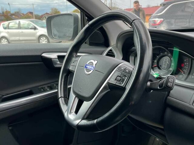 Серый Вольво ХС60, объемом двигателя 2.5 л и пробегом 258 тыс. км за 15999 $, фото 16 на Automoto.ua