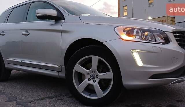 Сірий Вольво ХС60, об'ємом двигуна 2 л та пробігом 244 тис. км за 14200 $, фото 1 на Automoto.ua