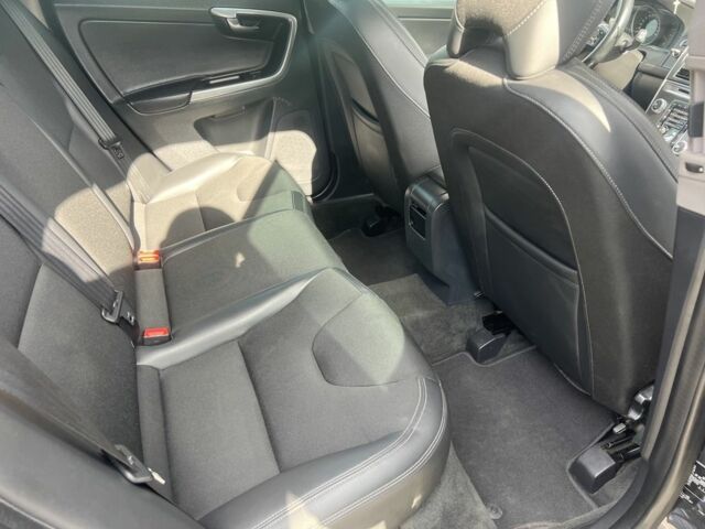 Серый Вольво ХС60, объемом двигателя 2.4 л и пробегом 306 тыс. км за 15300 $, фото 19 на Automoto.ua