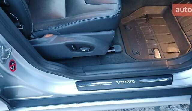 Сірий Вольво ХС60, об'ємом двигуна 2 л та пробігом 244 тис. км за 14200 $, фото 6 на Automoto.ua