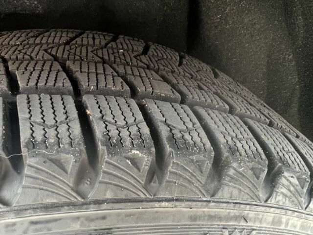 Серый Вольво ХС60, объемом двигателя 2.4 л и пробегом 306 тыс. км за 15300 $, фото 11 на Automoto.ua