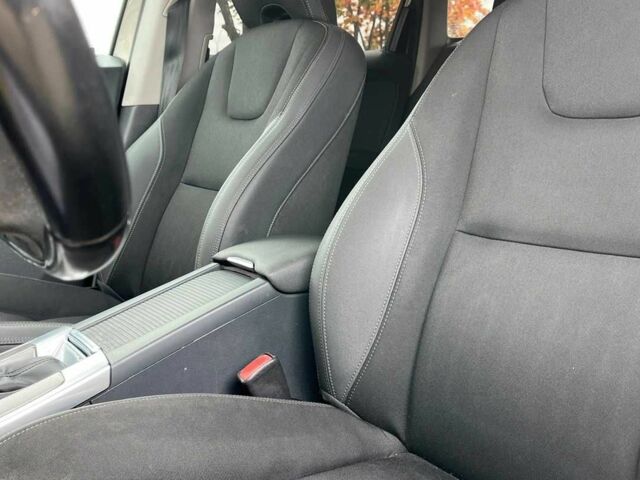 Серый Вольво ХС60, объемом двигателя 2.5 л и пробегом 258 тыс. км за 15999 $, фото 18 на Automoto.ua