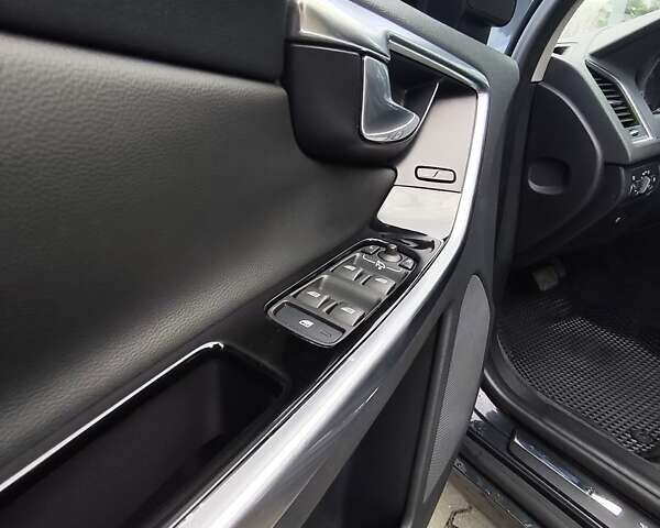 Серый Вольво ХС60, объемом двигателя 2 л и пробегом 175 тыс. км за 15800 $, фото 29 на Automoto.ua